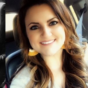 Meet your Posher, Caroline